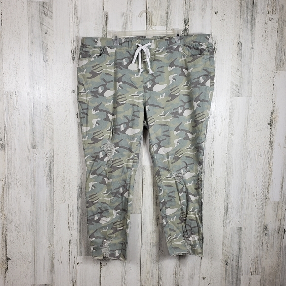 Royalty for me camo distressed raw hem jeans plus size 3X - Picture 12 of 12